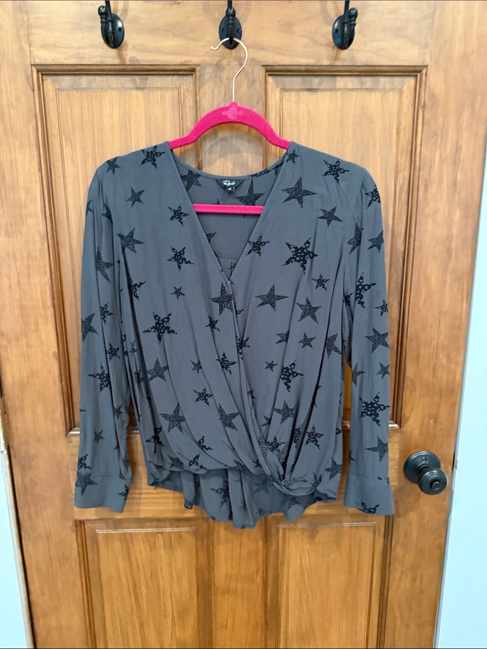 Rails Hilary charcoal cheetah stars, medium.